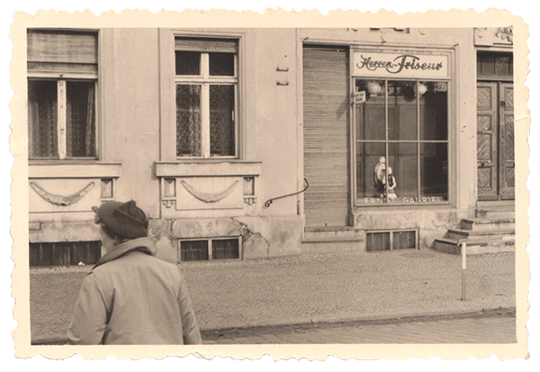 Unser Salon im Jahr 1949